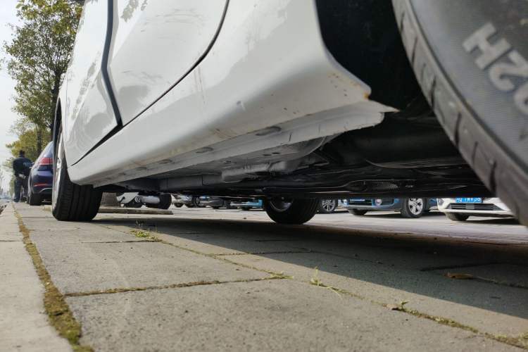Used Roewe i5 2026 Model 1.5L CVT Luxury Version Left Side Sill
