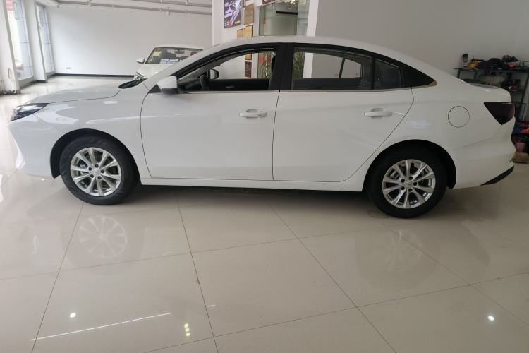 Used Roewe i5 2026 Model 1.5L CVT Luxury Version Left Side