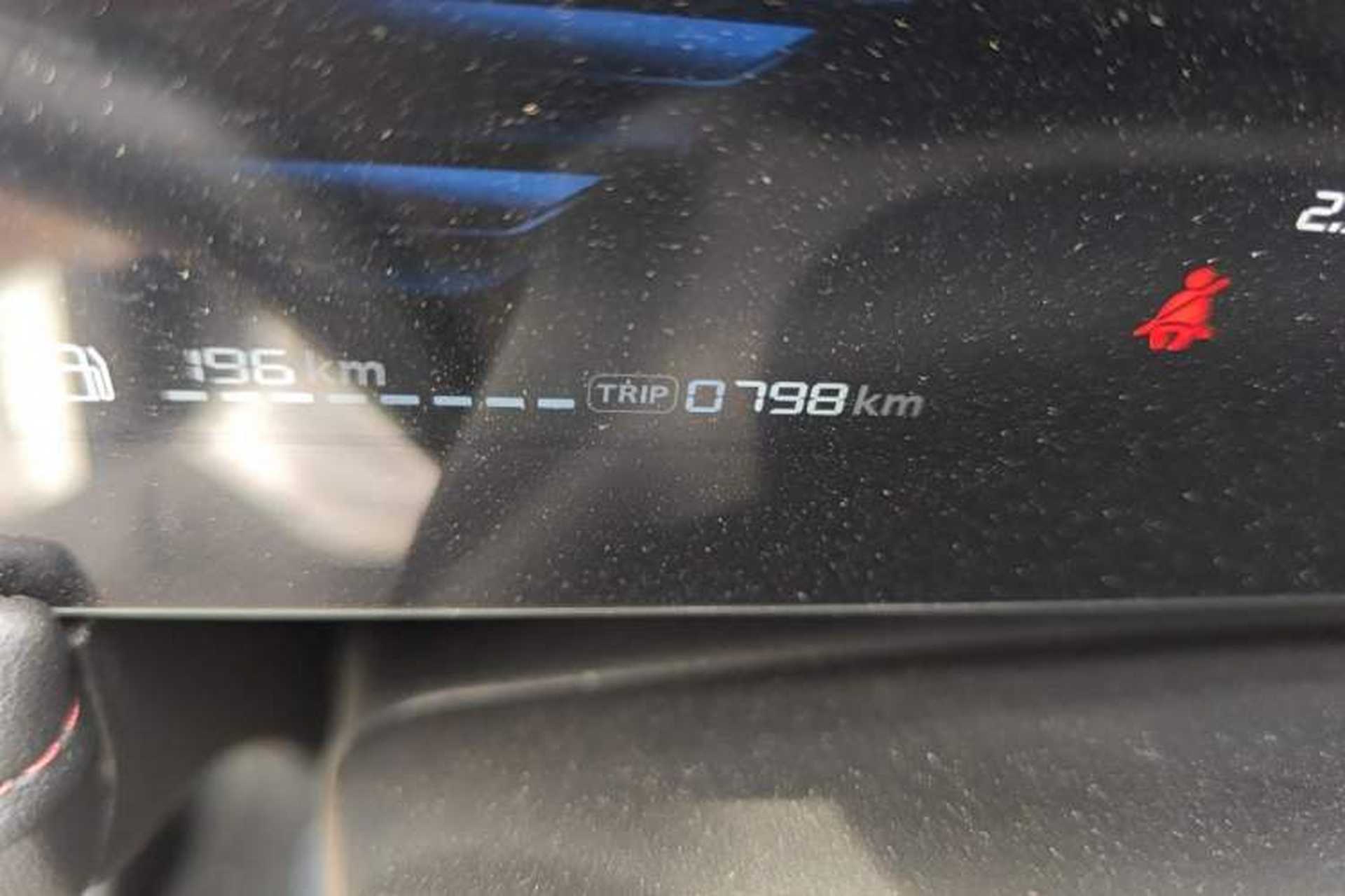 Used Roewe i5 2026 Model 1.5L Manual STD Odometer Close Up