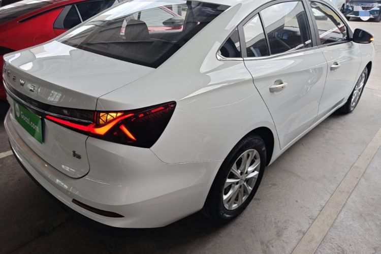 Used Roewe i5 2026 Model 1.5L CVT Luxury Version Rear Right 45 Deg