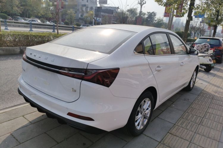 Used Roewe i5 2026 Model 1.5L CVT Luxury Version Rear Right 45 Deg