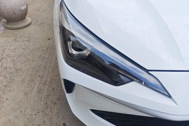 Used Roewe i5 2026 Model 1.5L CVT Luxury Version Right Front Headlight