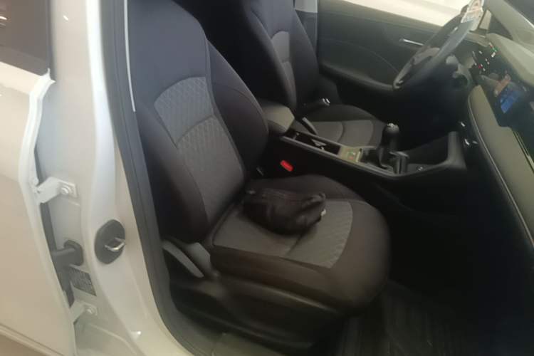 Used Roewe i5 2026 Model 1.5L Manual Comfort Version Right Front Seat