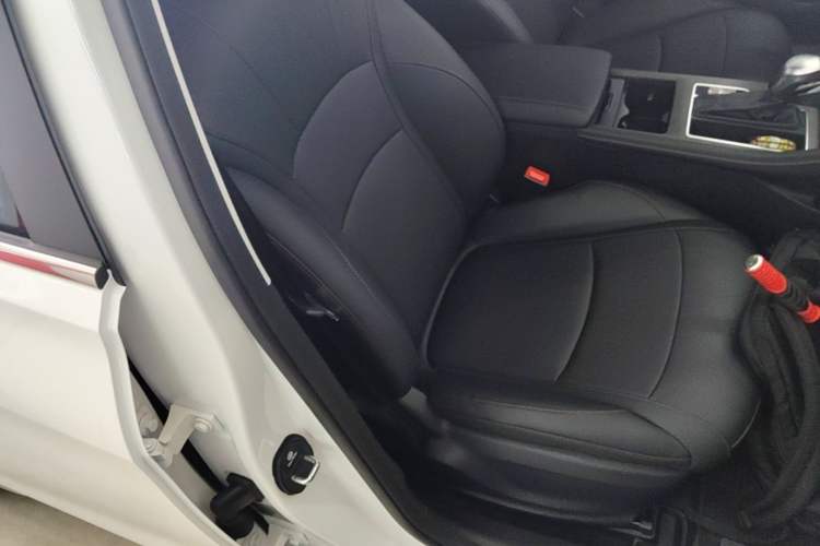 Used Roewe i5 2026 Model 1.5L CVT Luxury Version Right Front Seat
