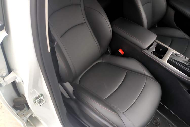 Used Roewe i5 2026 Model 1.5L CVT Luxury Version Right Front Seat