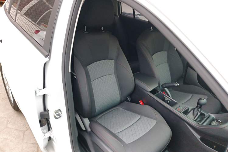 Used Roewe i5 2026 Model 1.5L Manual Comfort Version Right Front Seat