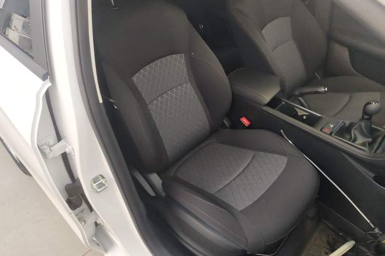Used Roewe i5 2026 Model 1.5L Manual Comfort Version Right Front Seat