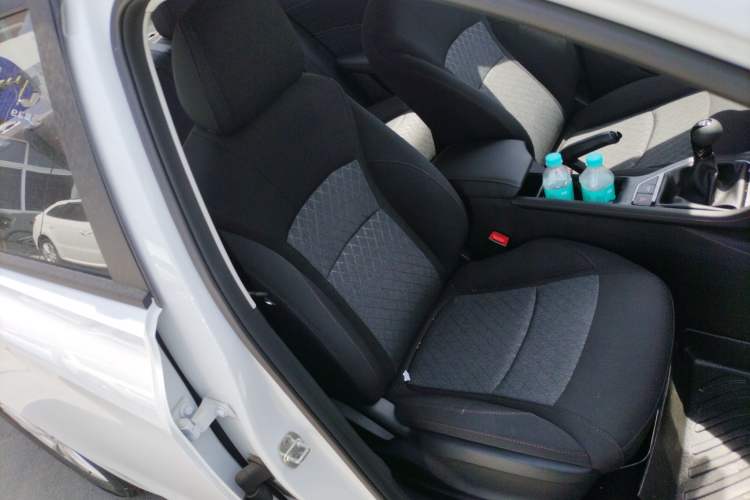 Used Roewe i5 2026 Model 1.5L Manual Comfort Version Right Front Seat