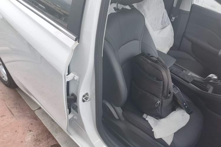 Used Roewe i5 2026 Model 1.5L CVT Luxury Version Right Front Seat