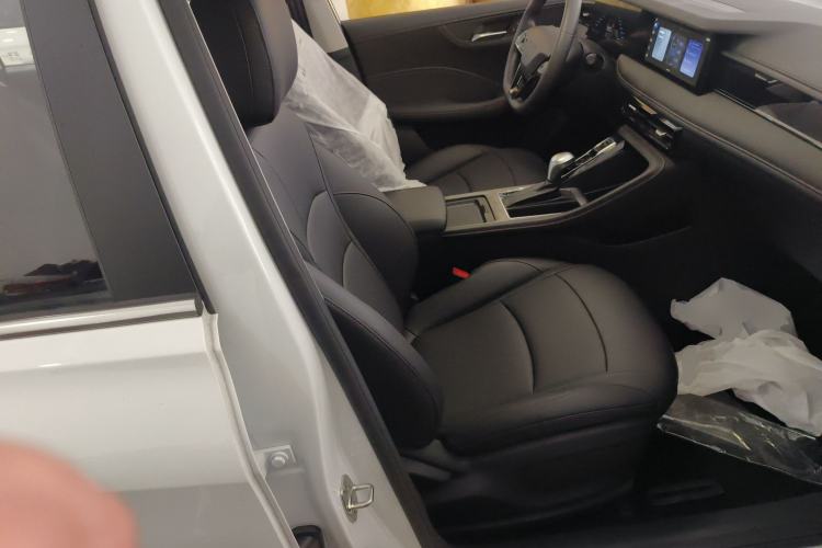 Used Roewe i5 2026 Model 1.5L CVT Luxury Version Right Front Seat