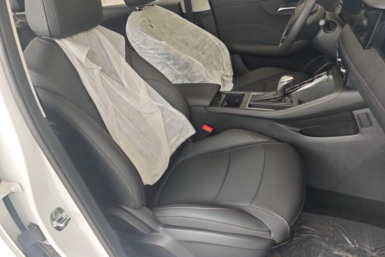 Used Roewe i5 2026 Model 1.5L CVT Luxury Version Right Front Seat