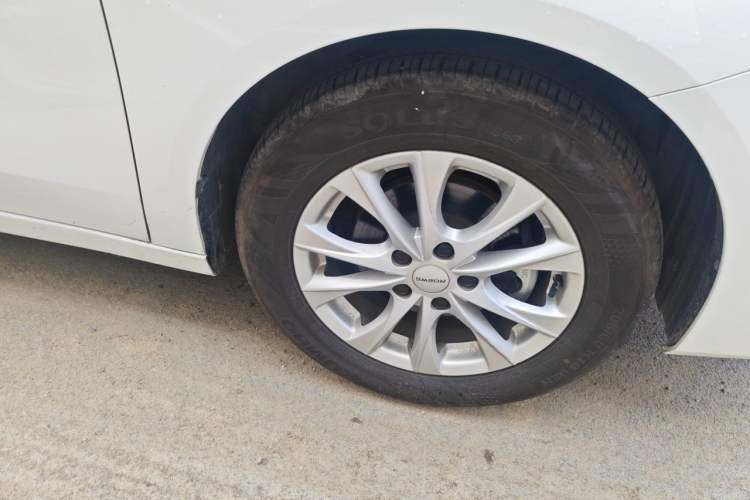 Used Roewe i5 2026 Model 1.5L CVT Luxury Version Right Front Wheel Hub
