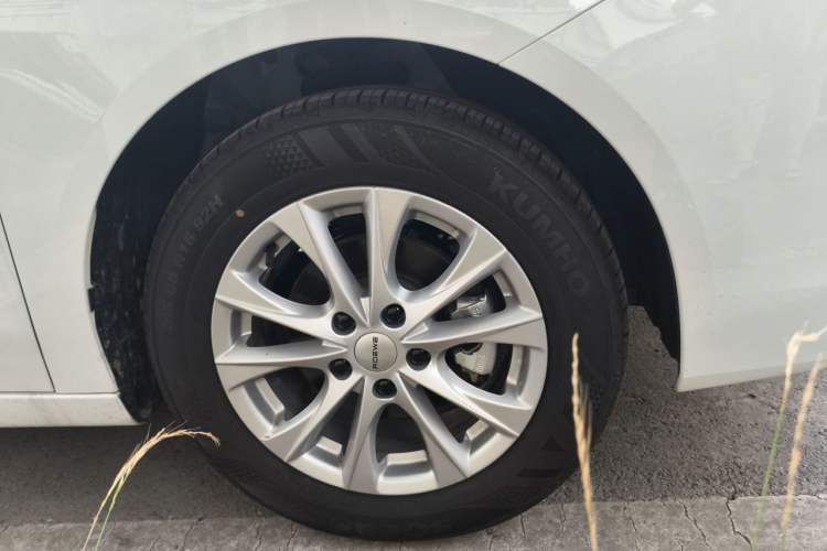 Used Roewe i5 2026 Model 1.5L CVT Luxury Version Right Front Wheel Hub