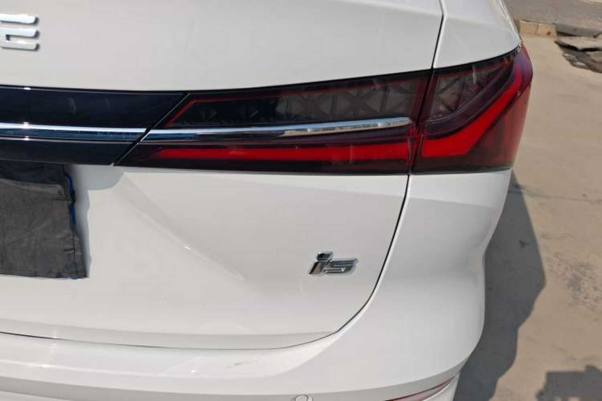 Used Roewe i5 2026 Model 1.5L CVT Luxury Version Right Rear Taillight