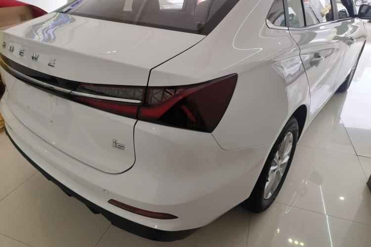 Used Roewe i5 2026 Model 1.5L CVT Luxury Version Right Rear Taillight