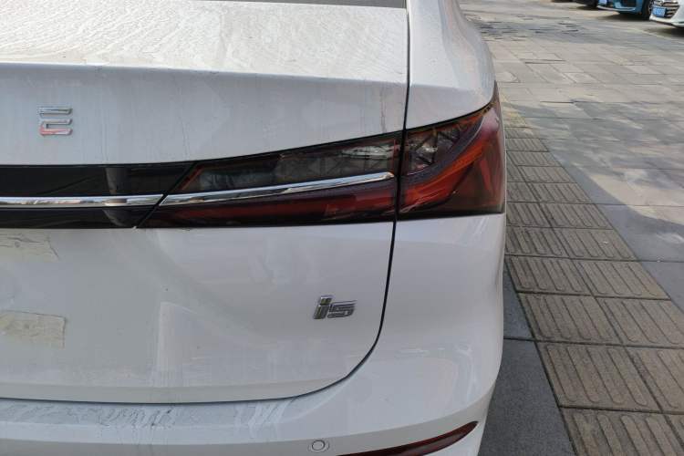 Used Roewe i5 2026 Model 1.5L CVT Luxury Version Right Rear Taillight