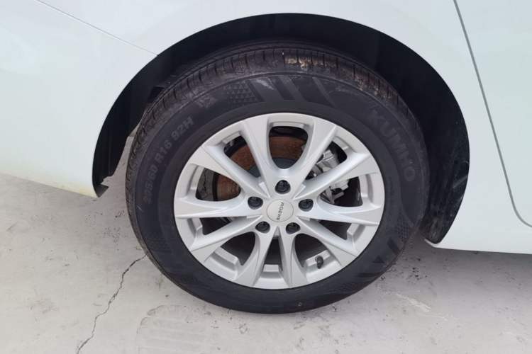 Used Roewe i5 2026 Model 1.5L CVT Luxury Version Right Rear Wheel Hub