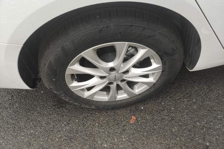 Used Roewe i5 2026 Model 1.5L CVT Luxury Version Right Rear Wheel Hub