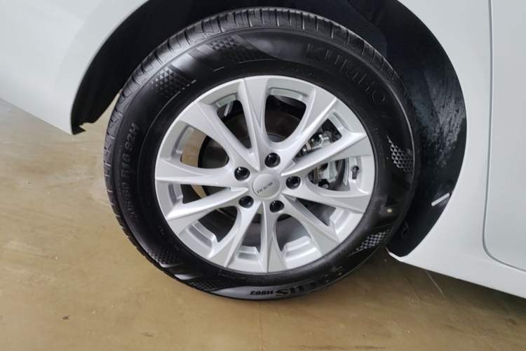 Used Roewe i5 2026 Model 1.5L CVT Luxury Version Right Rear Wheel Hub