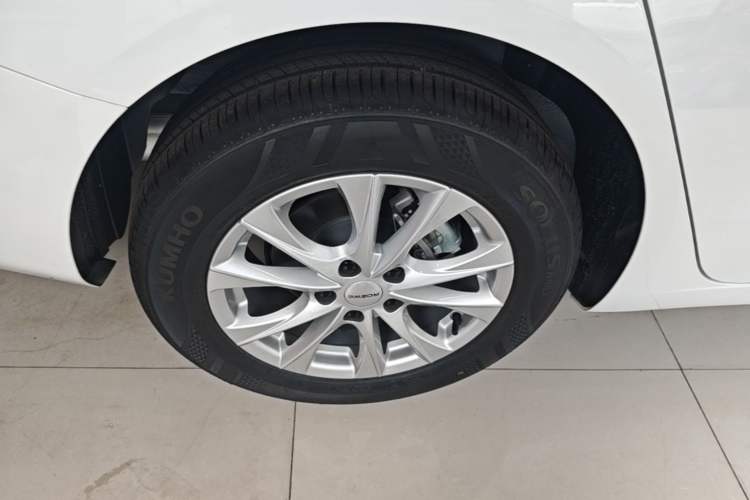 Used Roewe i5 2026 Model 1.5L CVT Luxury Version Right Rear Wheel Hub