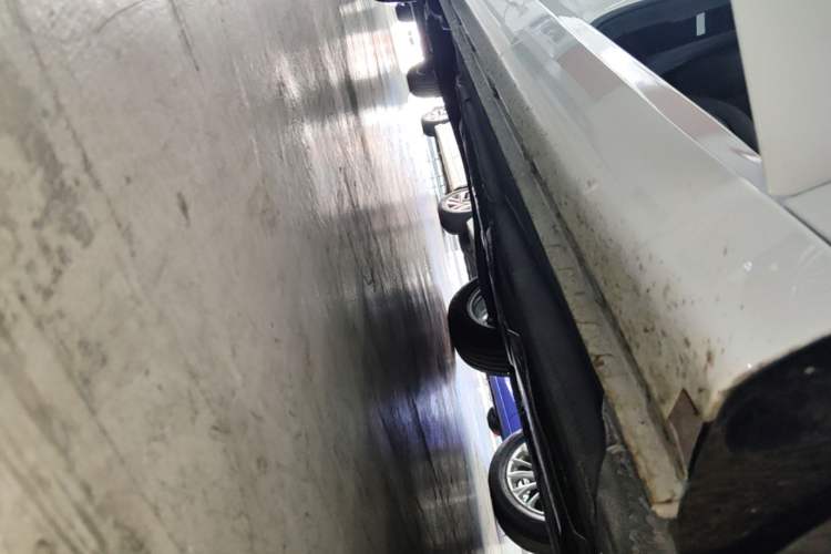 Used Roewe i5 2026 Model 1.5L CVT Luxury Version Right Side Sill