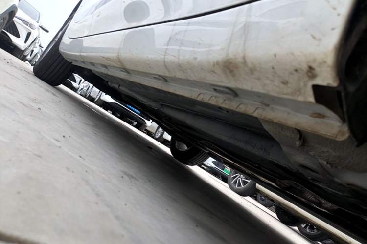 Used Roewe i5 2026 Model 1.5L CVT Luxury Version Right Side Sill