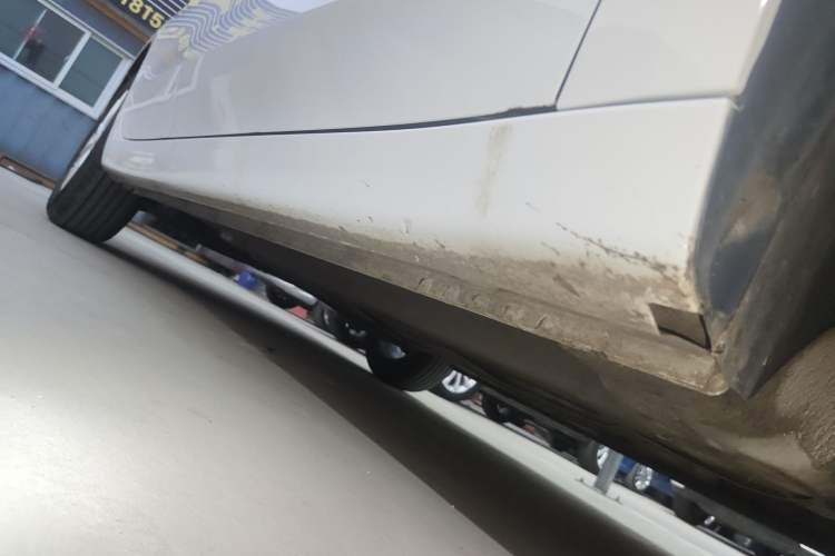 Used Roewe i5 2026 Model 1.5L Manual Comfort Version Right Side Sill