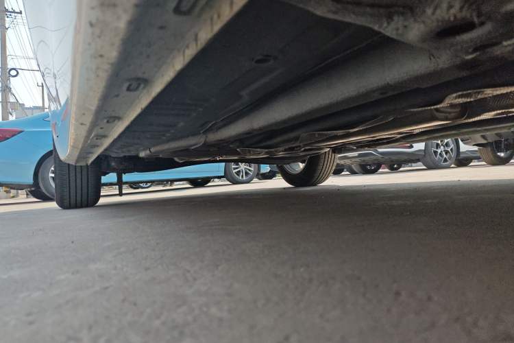 Used Roewe i5 2026 Model 1.5L CVT Luxury Version Right Side Sill