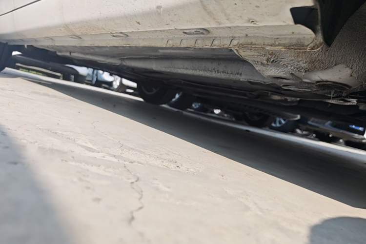 Used Roewe i5 2026 Model 1.5L CVT Luxury Version Right Side Sill