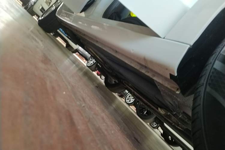 Used Roewe i5 2026 Model 1.5L CVT Luxury Version Right Side Sill