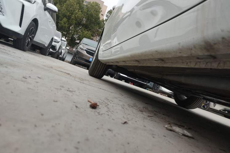 Used Roewe i5 2026 Model 1.5L CVT Luxury Version Right Side Sill