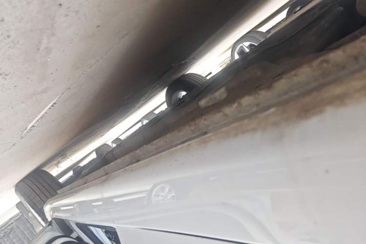 Used Roewe i5 2026 Model 1.5L Manual Comfort Version Right Side Sill