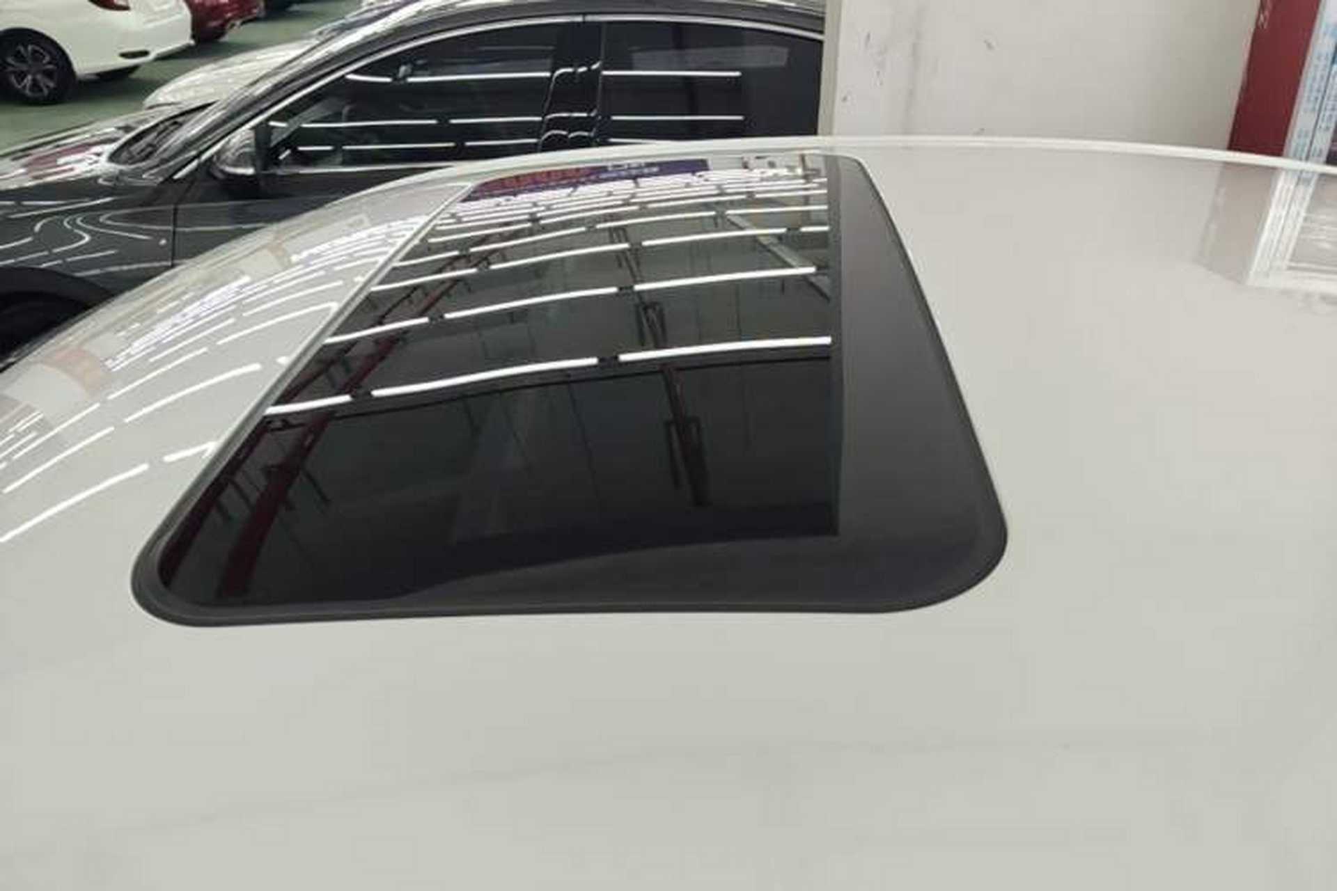 Used Roewe i5 2026 Model 1.5L CVT Luxury Version Roof