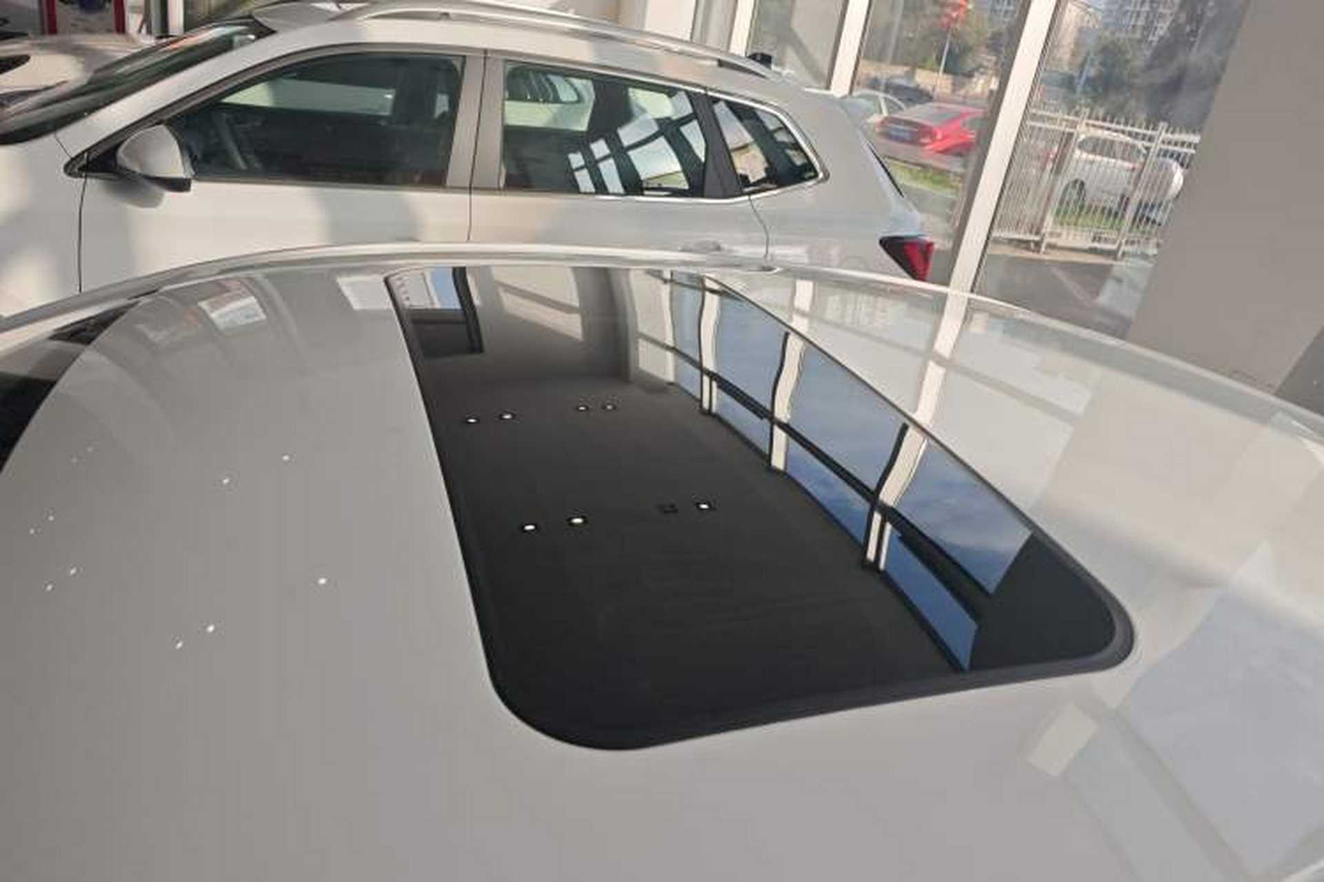Used Roewe i5 2026 Model 1.5L CVT Luxury Version Roof