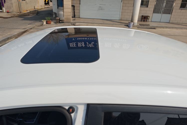 Used Roewe i5 2026 Model 1.5L CVT Luxury Version Roof