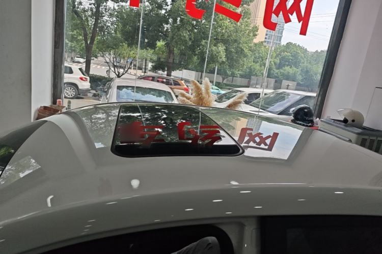 Used Roewe i5 2026 Model 1.5L CVT Luxury Version Roof