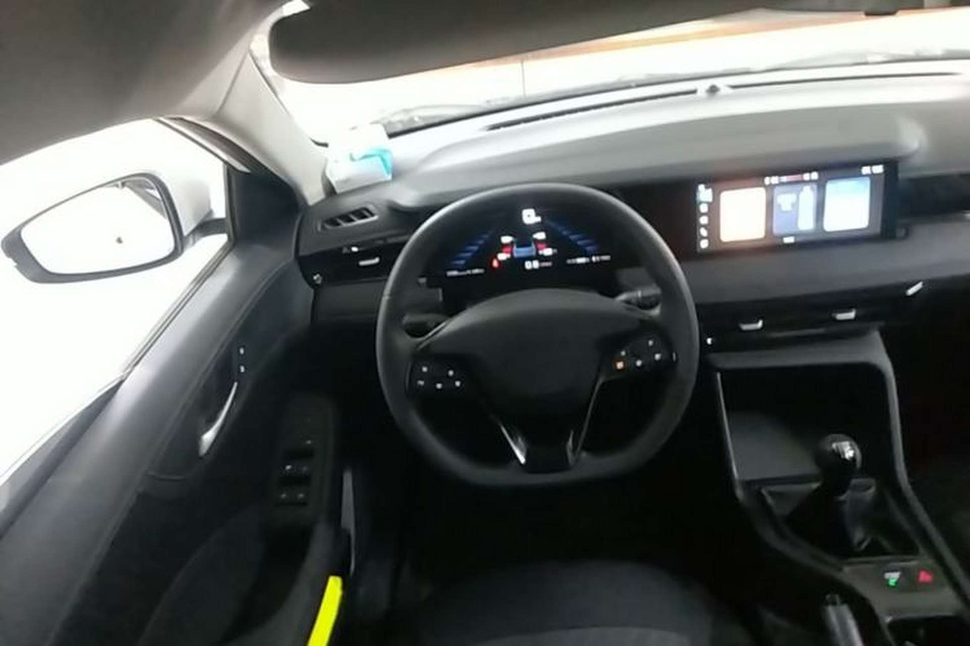 Used Roewe i5 2026 Model 1.5L Manual Comfort Version Steering Wheel
