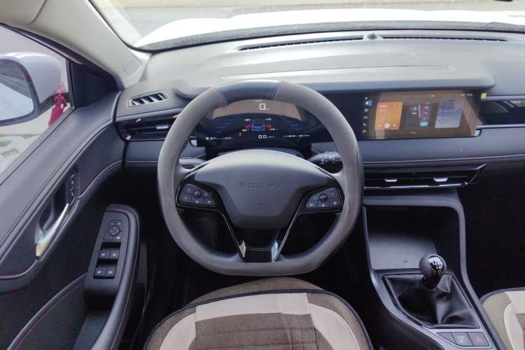 Used Roewe i5 2026 Model 1.5L Manual Comfort Version Steering Wheel