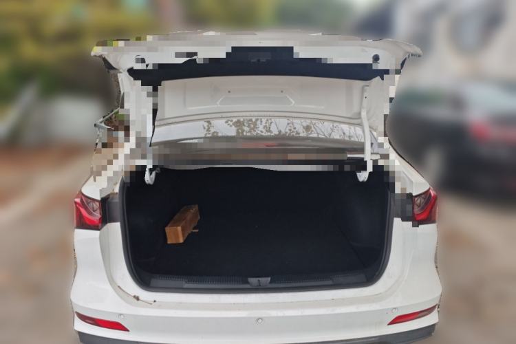Used Roewe i5 2026 Model 1.5L Manual Comfort Version Trunk