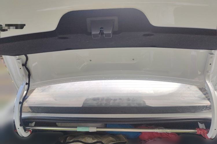 Used Roewe i5 2026 Model 1.5L Manual Comfort Version Trunk
