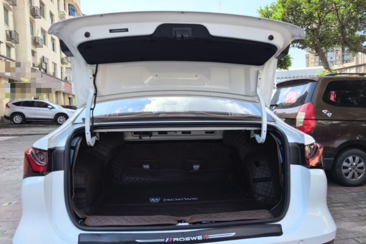 Used Roewe i5 2026 Model 1.5L Manual Comfort Version Trunk