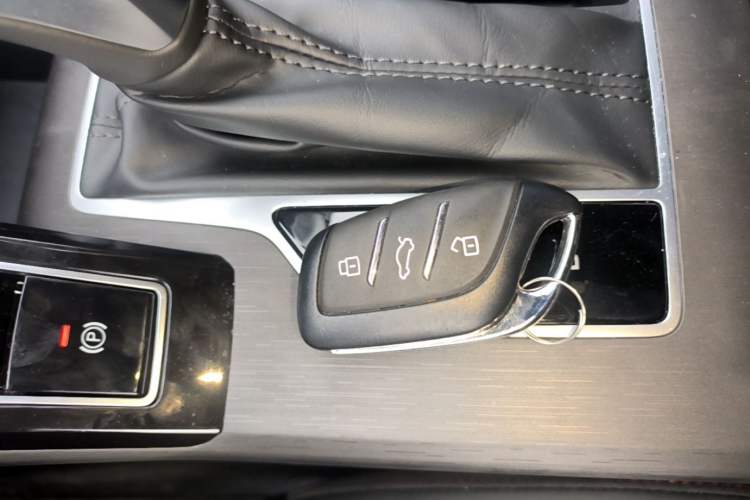 Used Roewe i5 2026 Model 1.5L CVT Luxury Version Vehicle Key