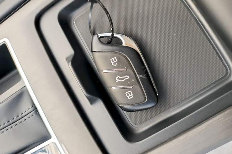 Used Roewe i5 2026 Model 1.5L CVT Luxury Version Vehicle Key