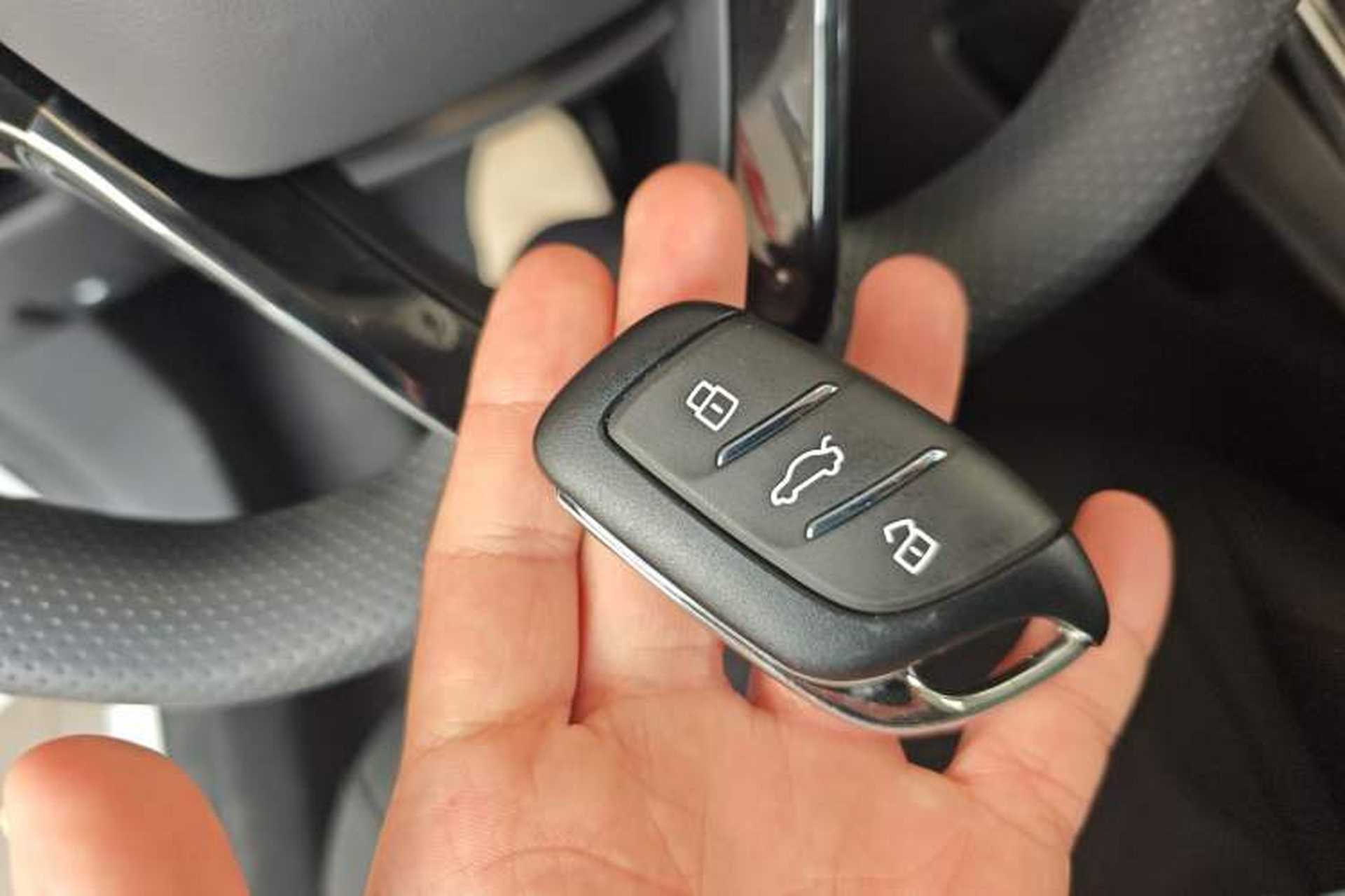 Used Roewe i5 2026 Model 1.5L CVT Luxury Version Vehicle Key