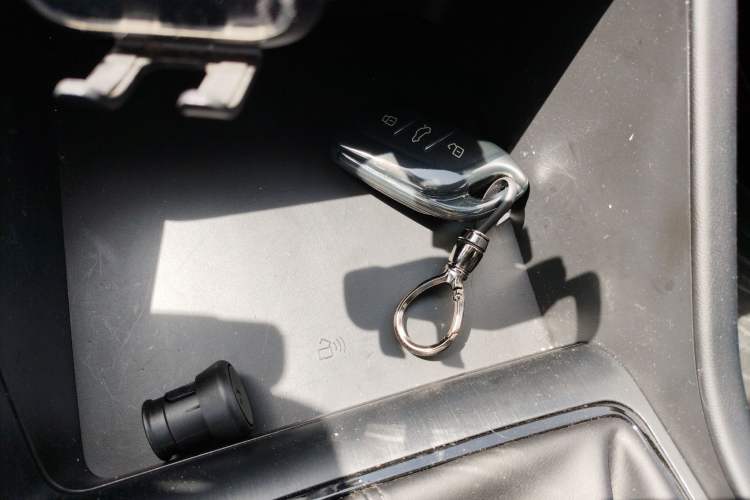 Used Roewe i5 2026 Model 1.5L Manual Comfort Version Vehicle Key