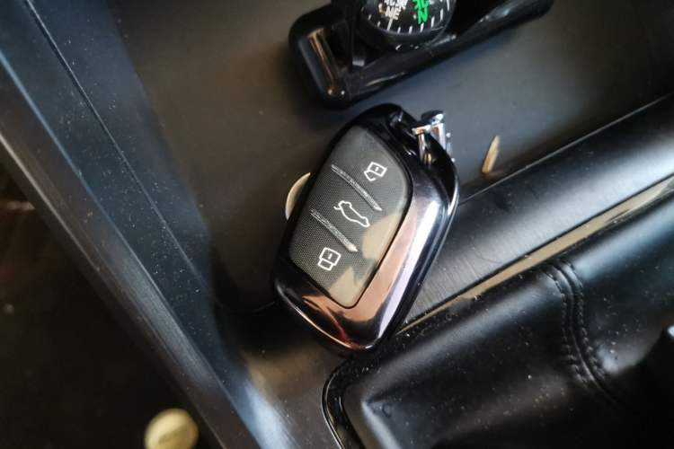 Used Roewe i5 2026 Model 1.5L Manual Comfort Version Vehicle Key