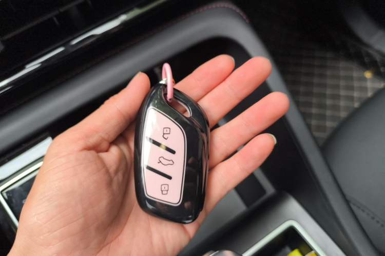 Used Roewe i5 2026 Model 1.5L CVT Luxury Version Vehicle Key