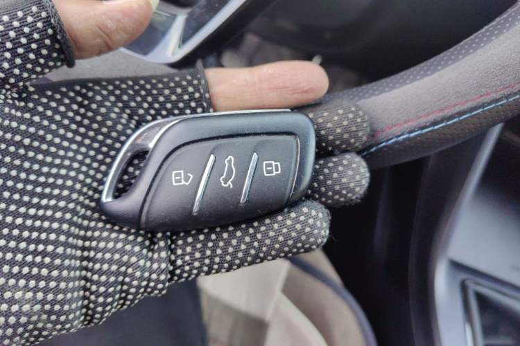 Used Roewe i5 2026 Model 1.5L Manual Comfort Version Vehicle Key