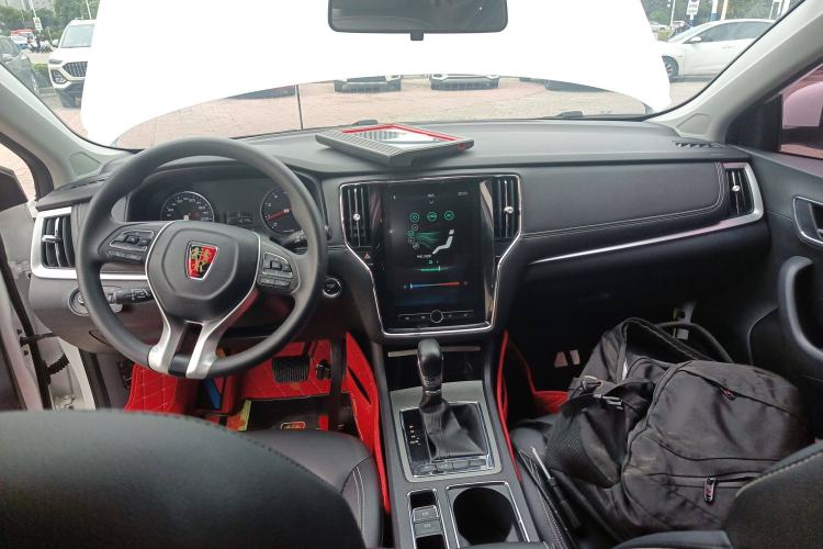 Used Roewe i6 2019 PLUS 1.6L CVT 4G Connected Flagship Deluxe Edition Center Console
