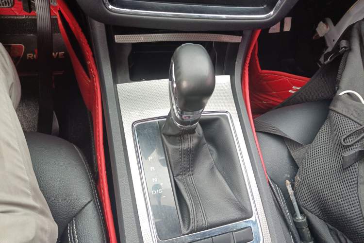 Used Roewe i6 2019 PLUS 1.6L CVT 4G Connected Flagship Deluxe Edition Gear Lever